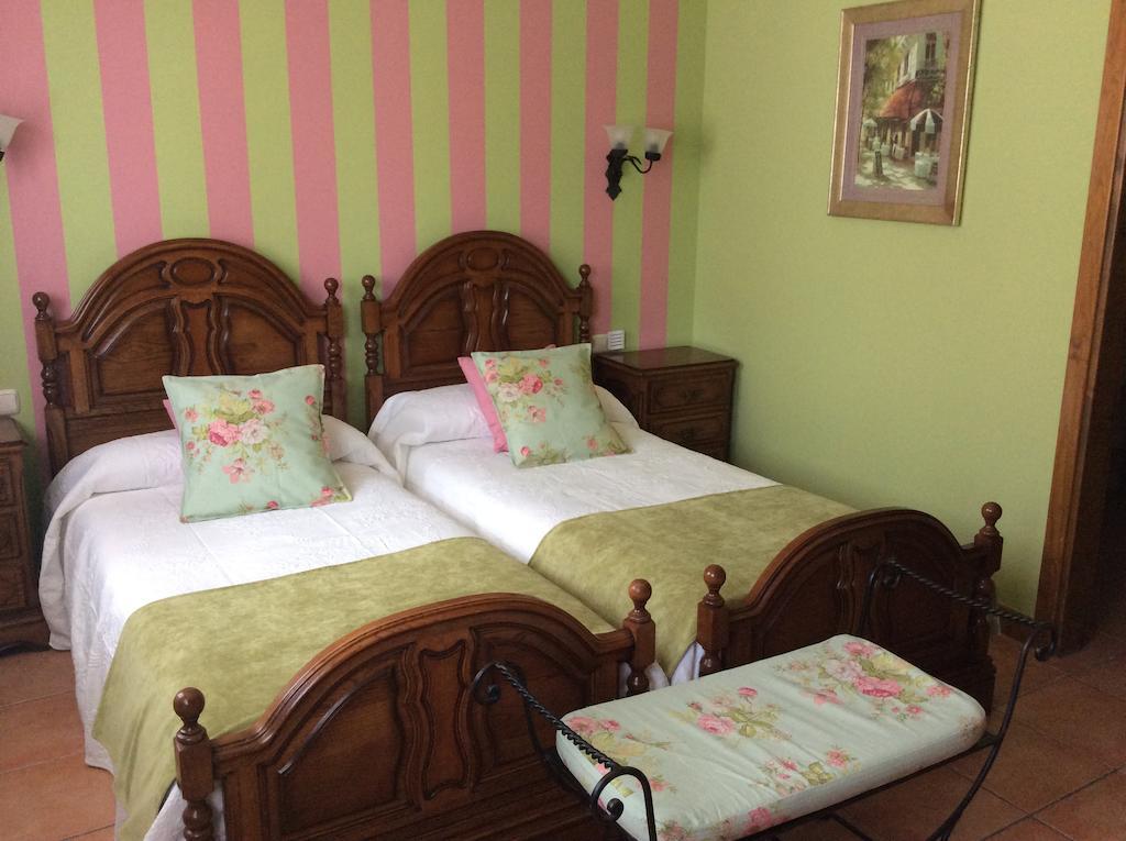 Hotel Rural Los Roturos Maestu Zimmer foto
